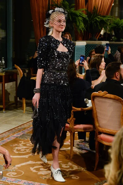 Look 70
